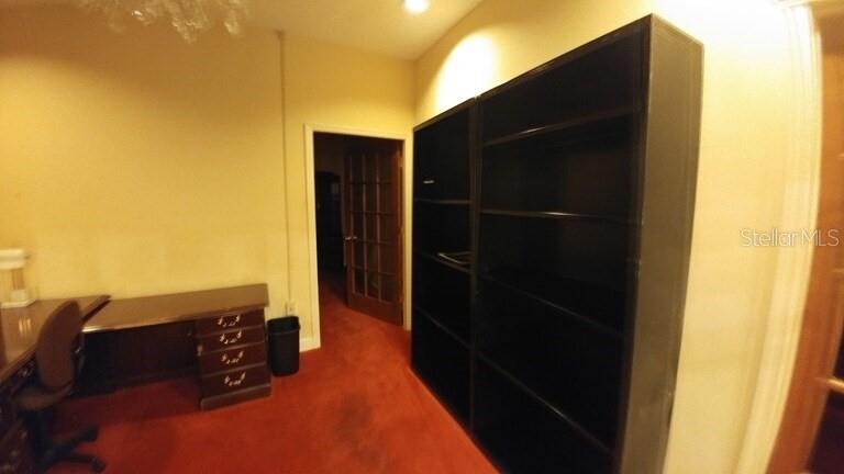 250 E Park Ave Property Photo 15
