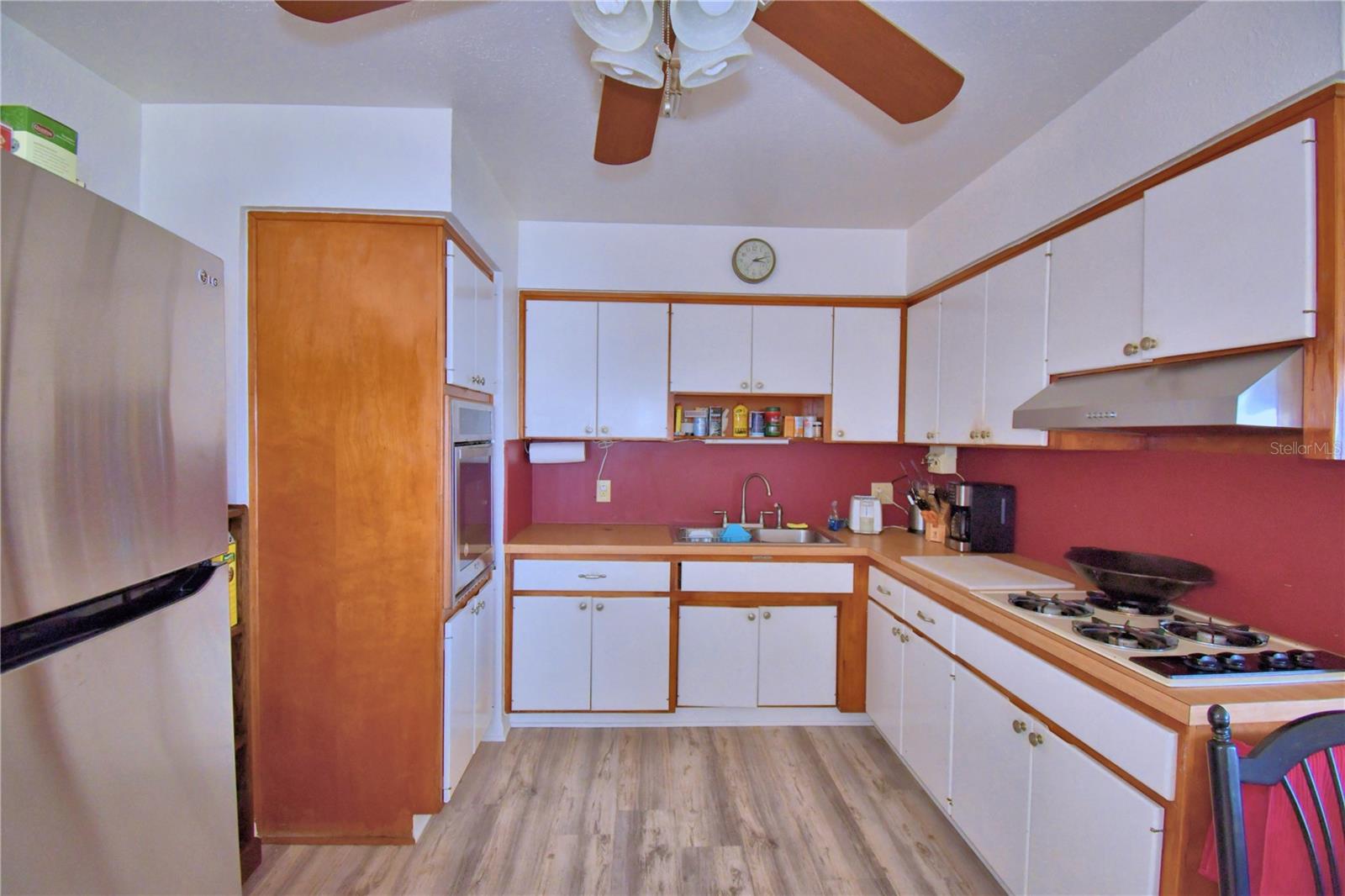 105 Maxcy Ln Property Photo 10