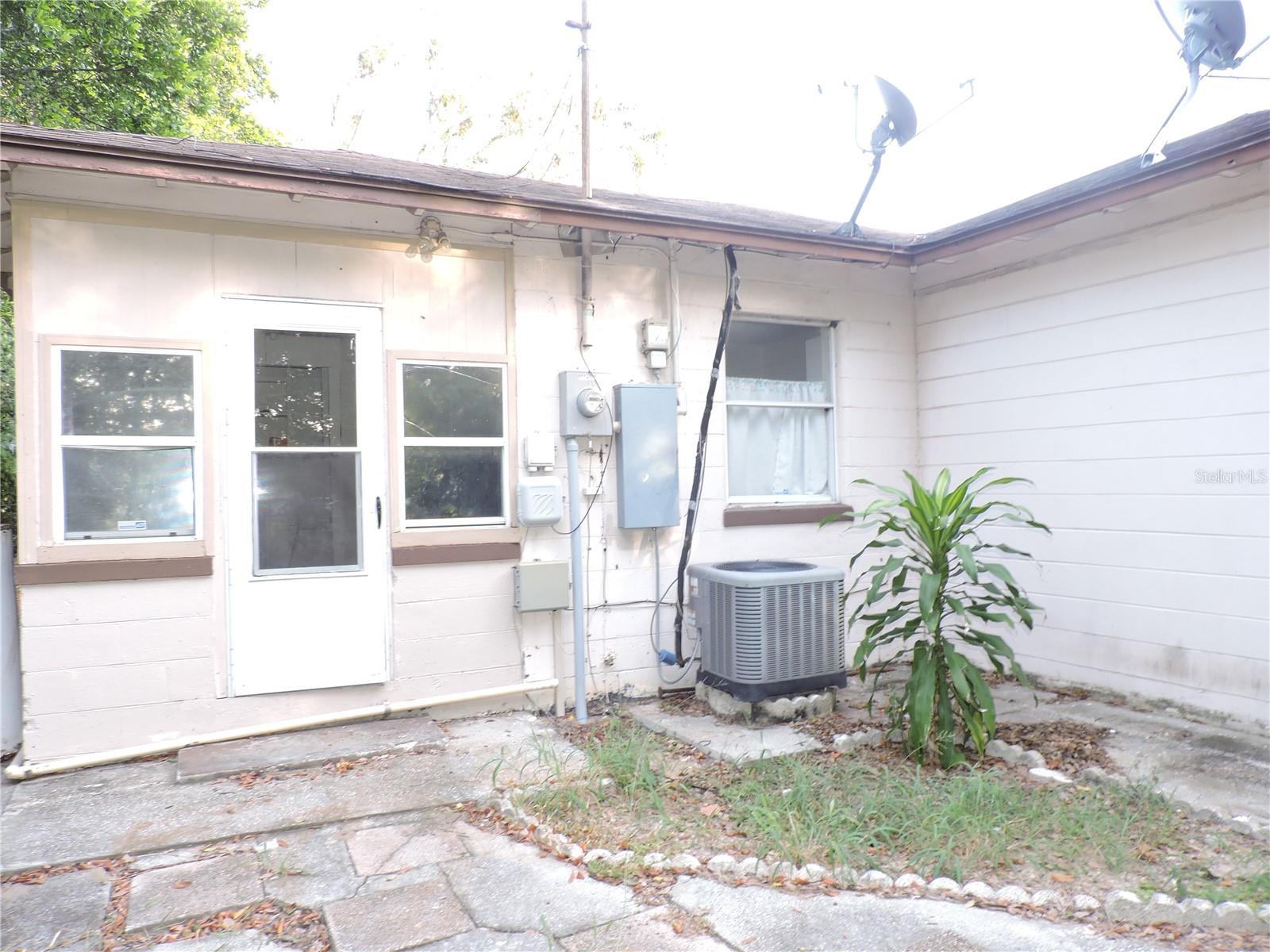 713 Euclid Ave Property Photo 16