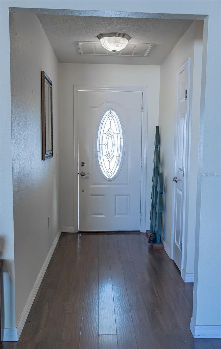 1015 Highland Crest Cir Property Photo 5