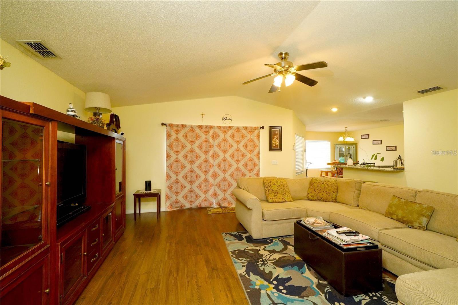 1015 Highland Crest Cir Property Photo 6