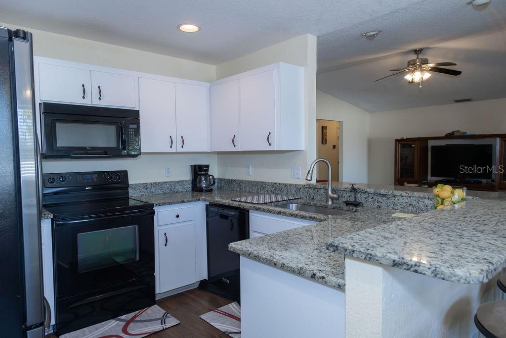 1015 Highland Crest Cir Property Photo 12