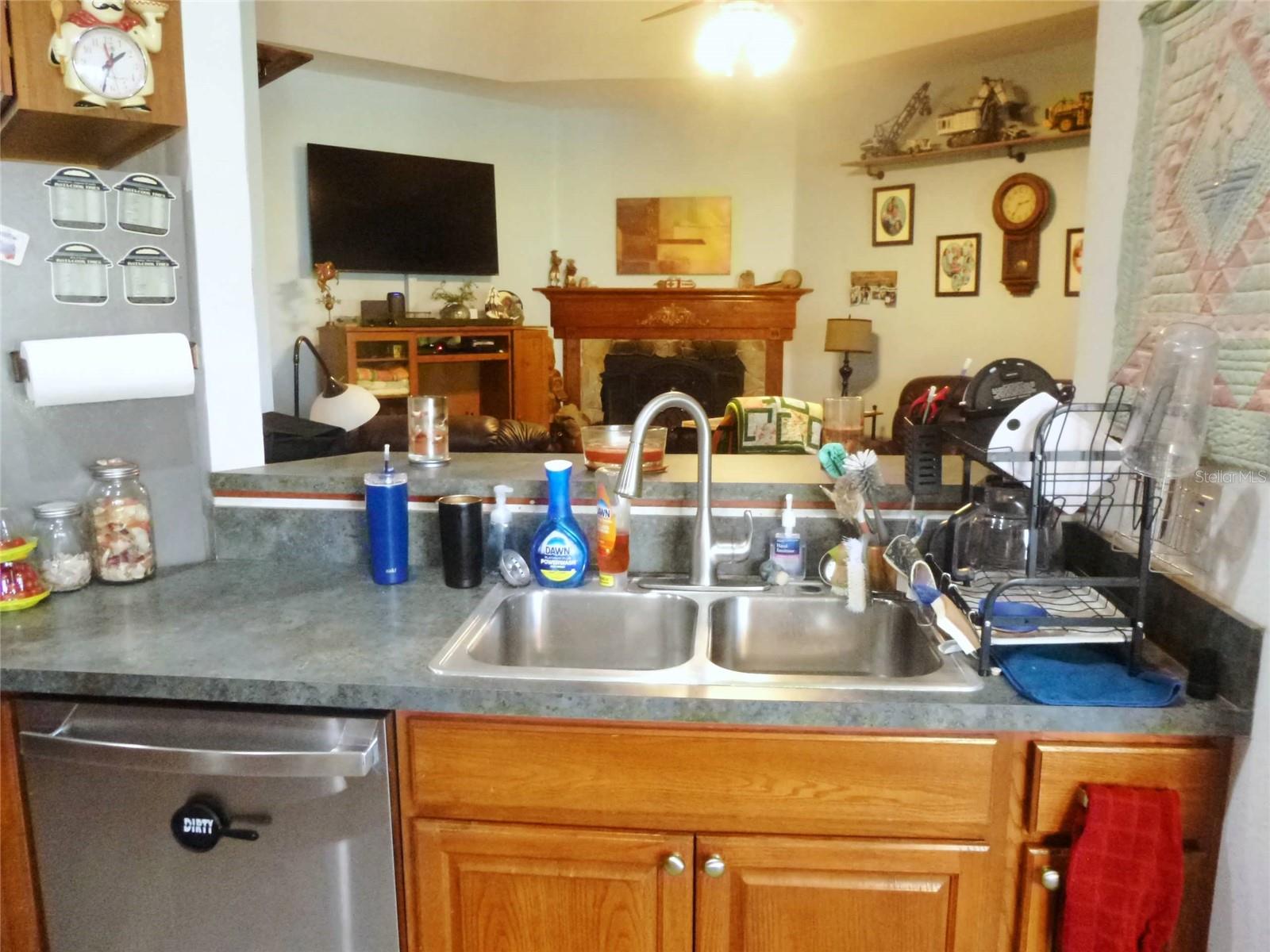 121 Deer Rd Property Photo 13