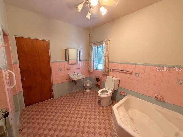 811 State Road 60 E Property Photo 6