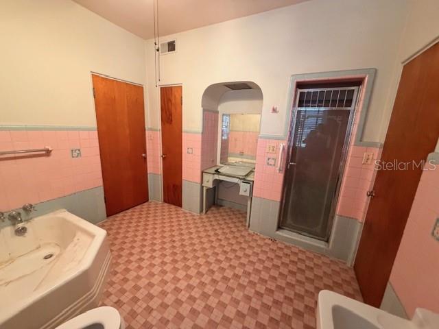 811 State Road 60 E Property Photo 7