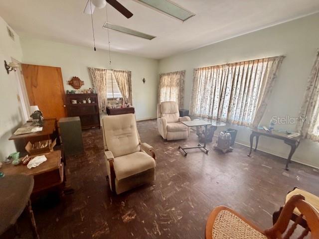 811 State Road 60 E Property Photo 14