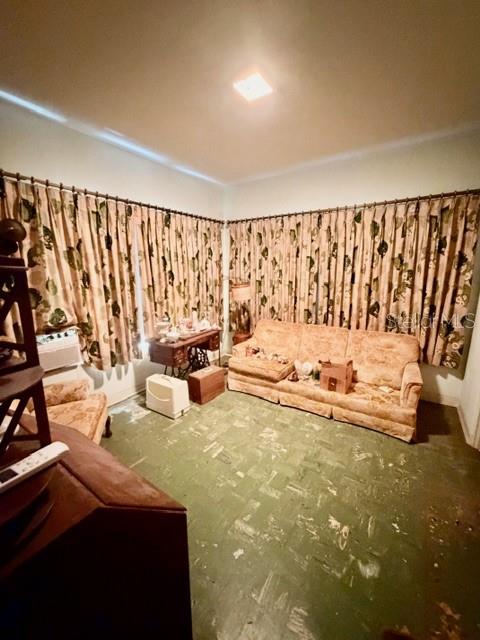 811 State Road 60 E Property Photo 23