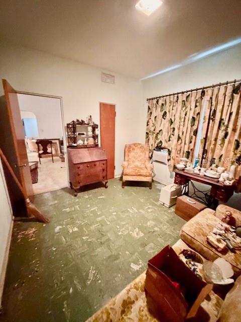 811 State Road 60 E Property Photo 24