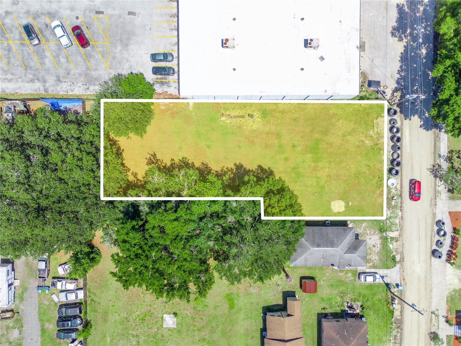 Lanier Ave Property Photo 2