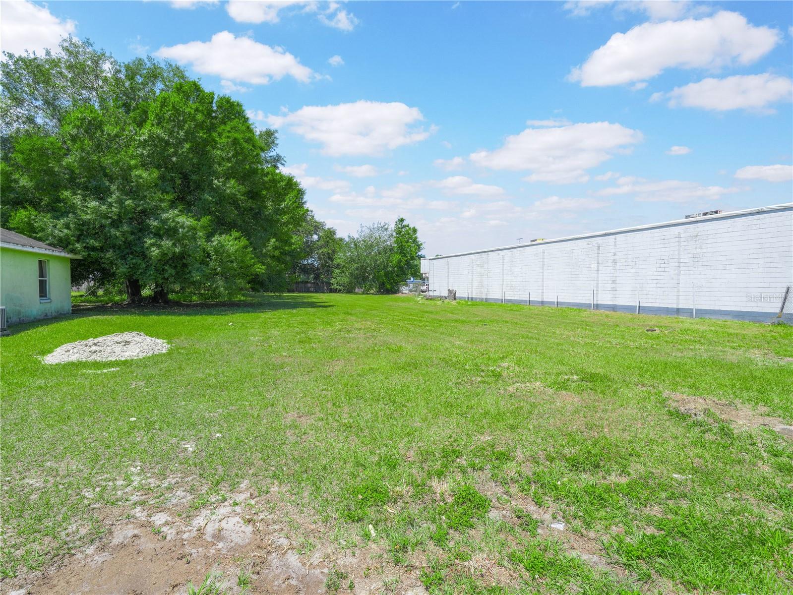 Lanier Ave Property Photo 5