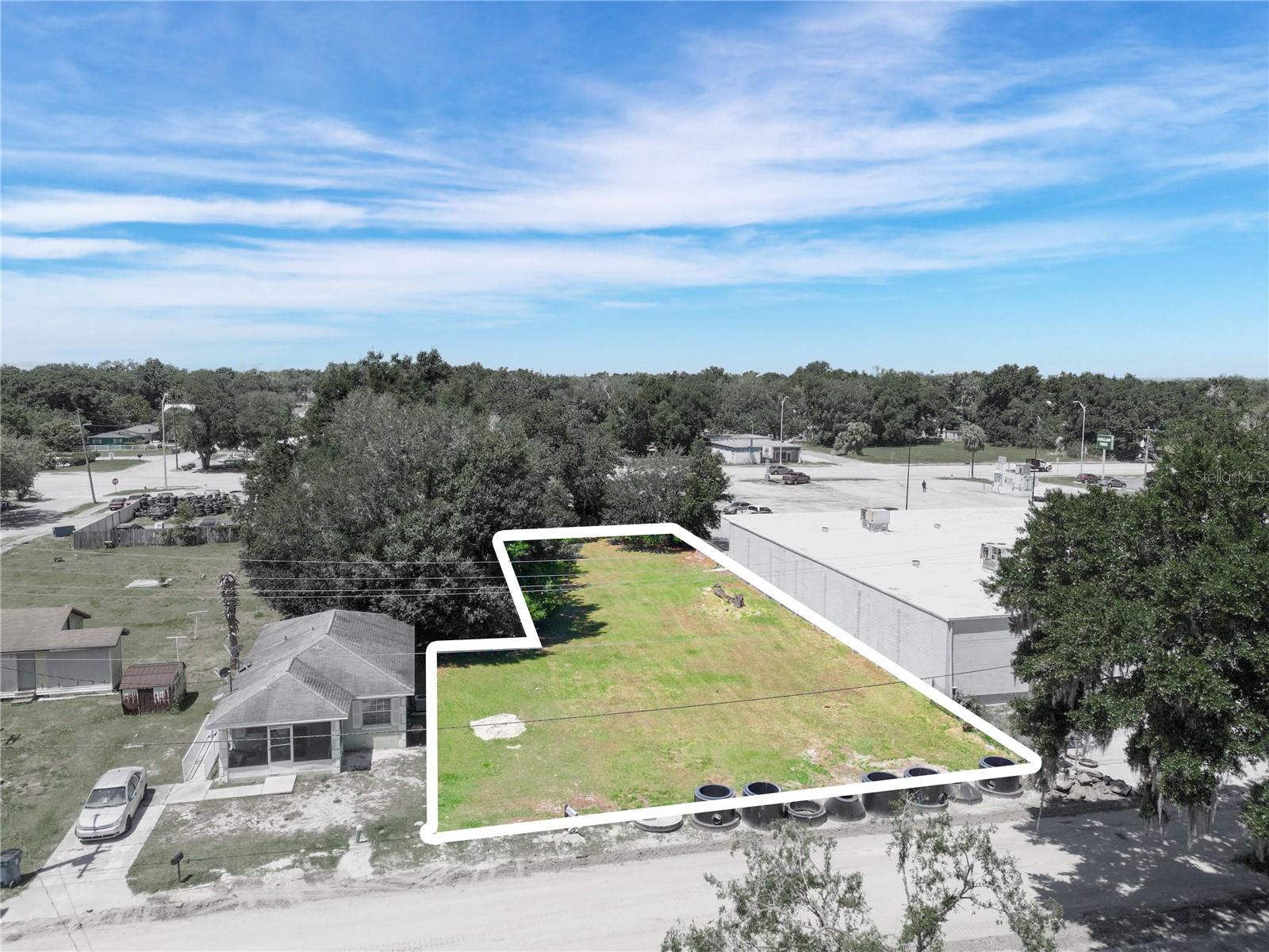 Lanier Ave Property Photo 8