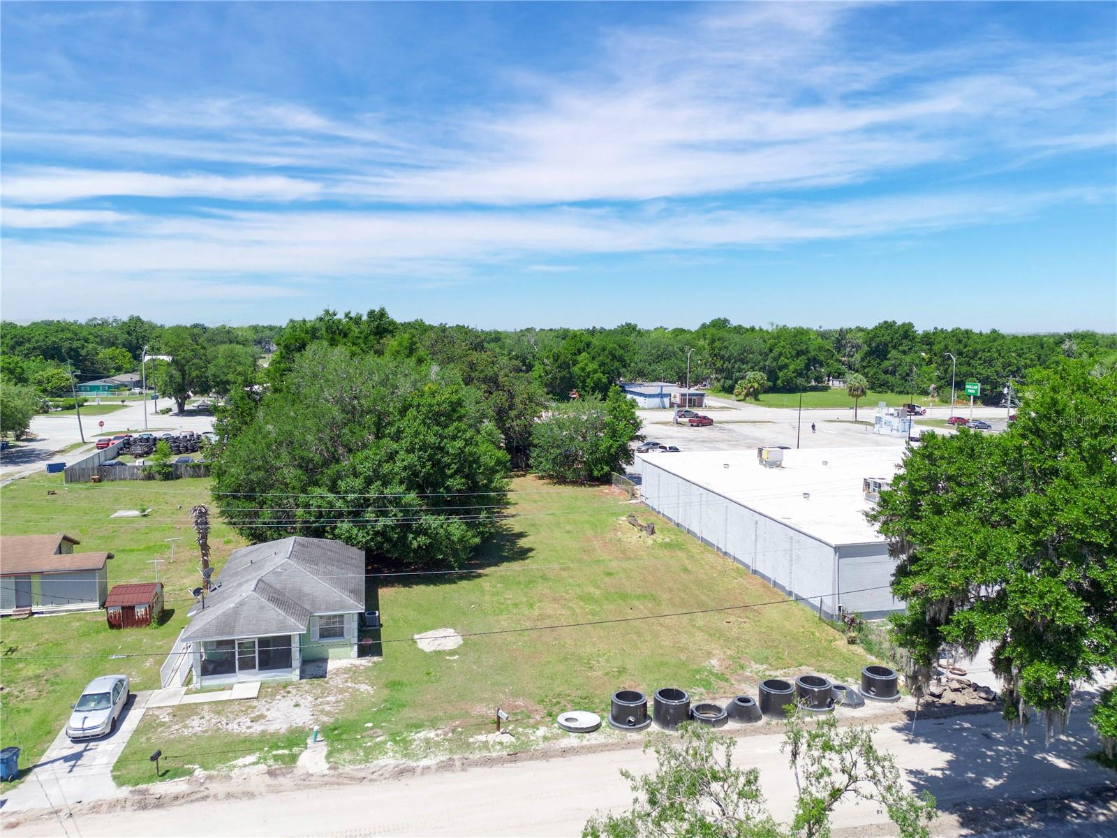 Lanier Ave Property Photo 9