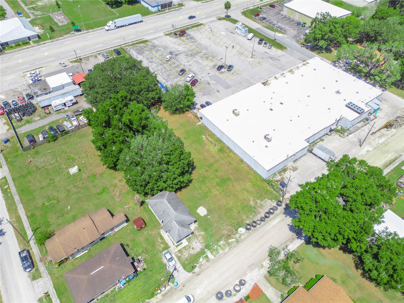 Lanier Ave Property Photo 11