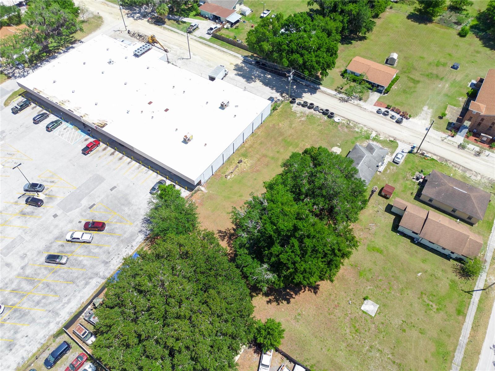 Lanier Ave Property Photo 13