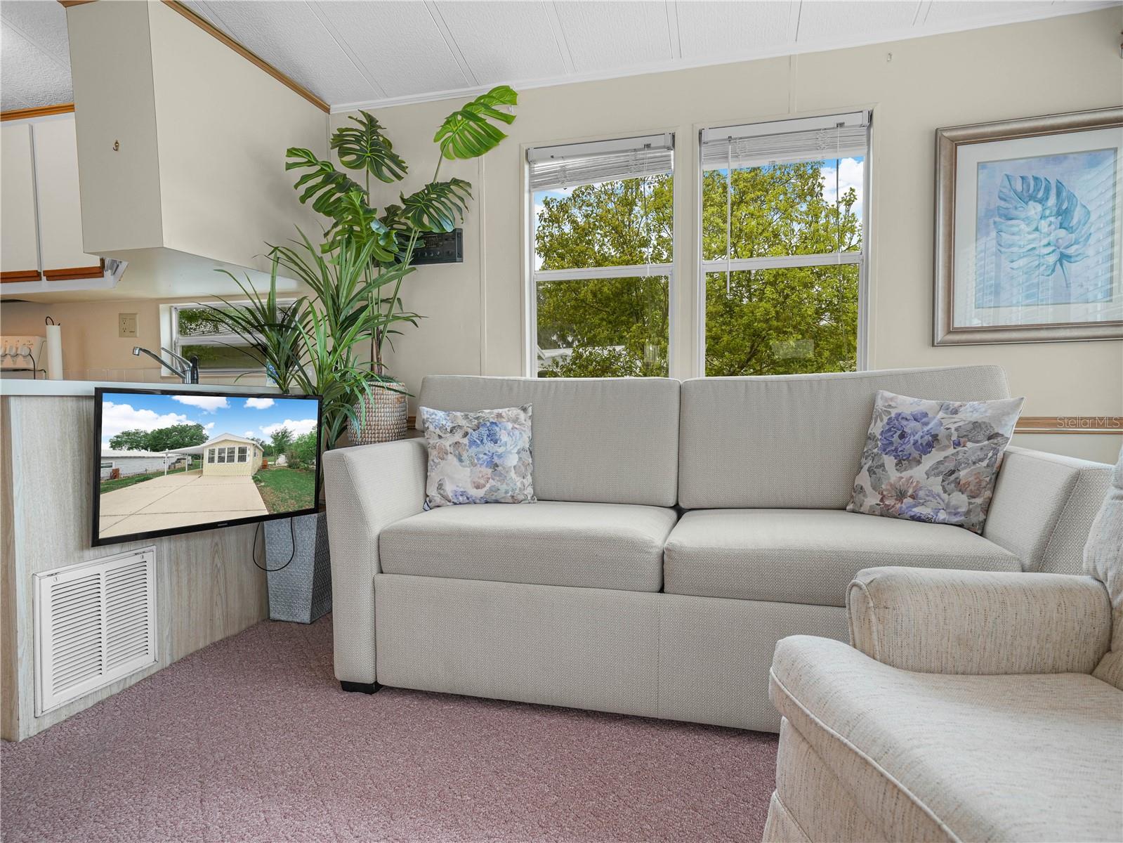 6 Silversides St Property Photo 7