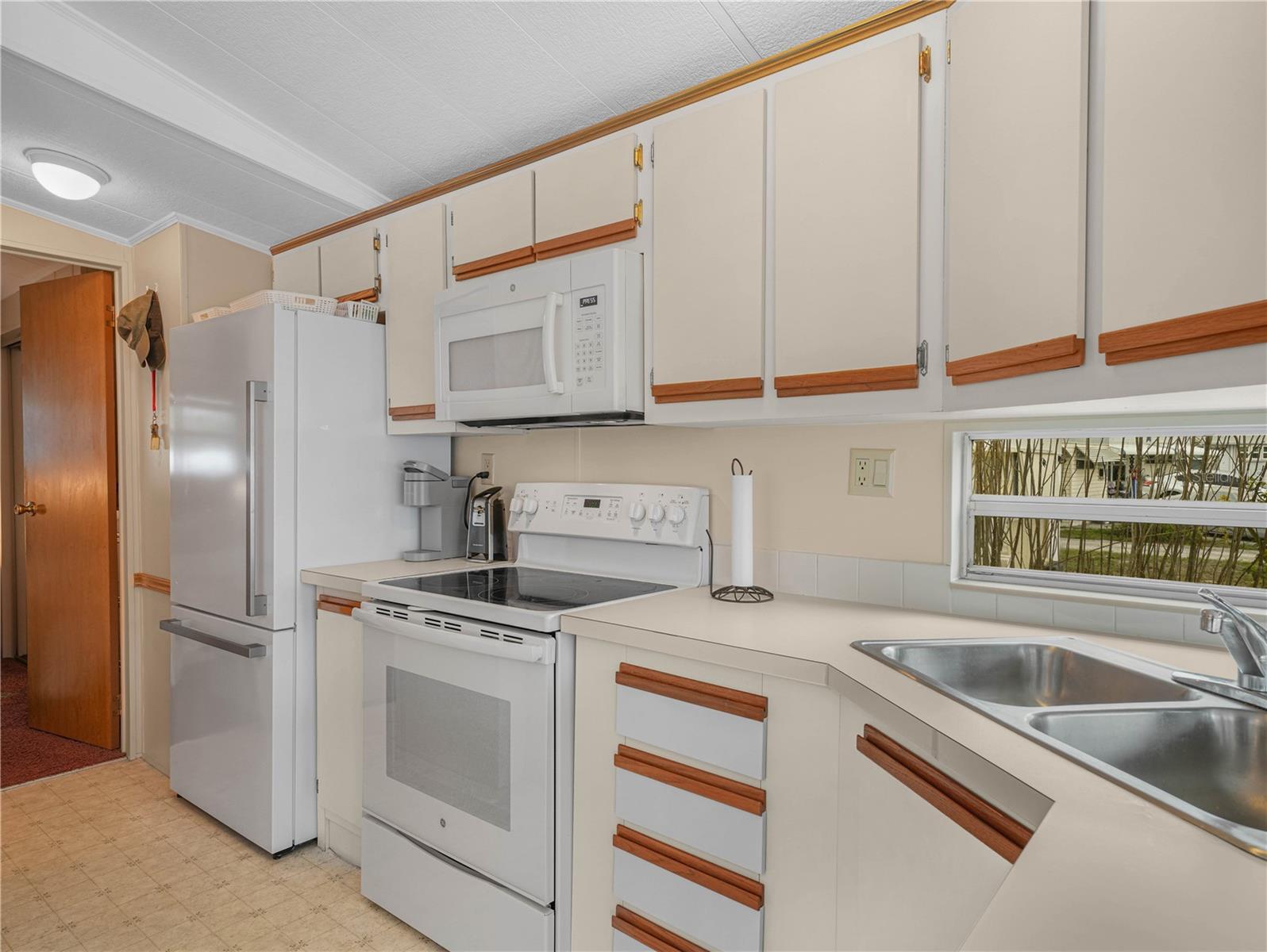 6 Silversides St Property Photo 11