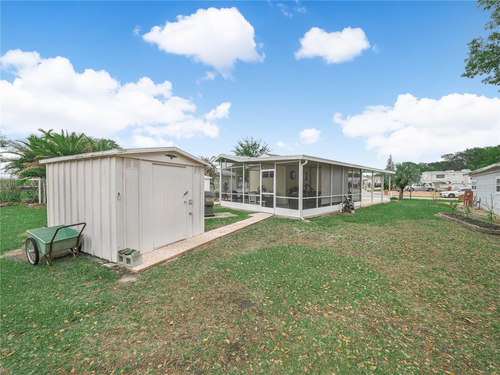 6 Silversides St Property Photo 21