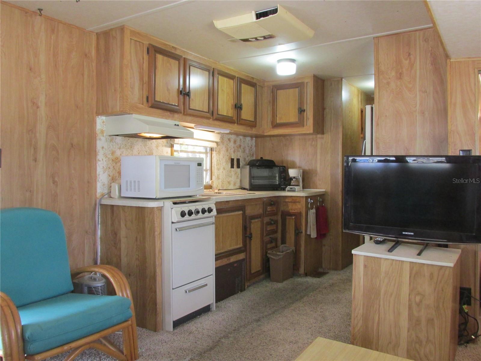 7 Blue Quill Cir Property Photo 8