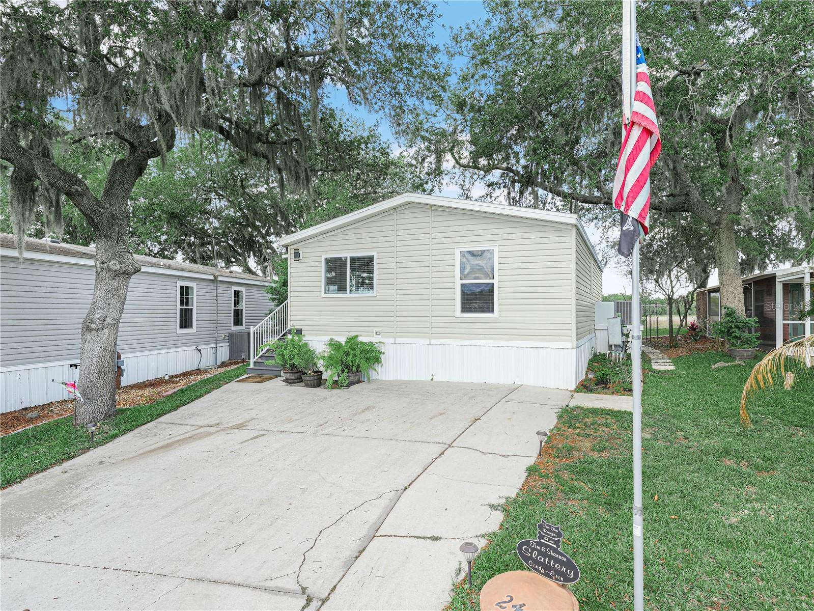 24 Silversides St Property Photo 1