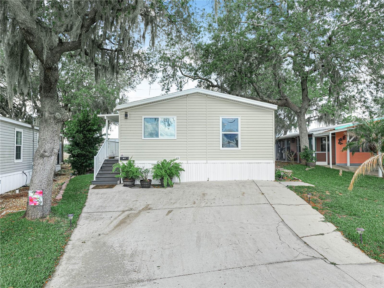 24 Silversides St Property Photo 2