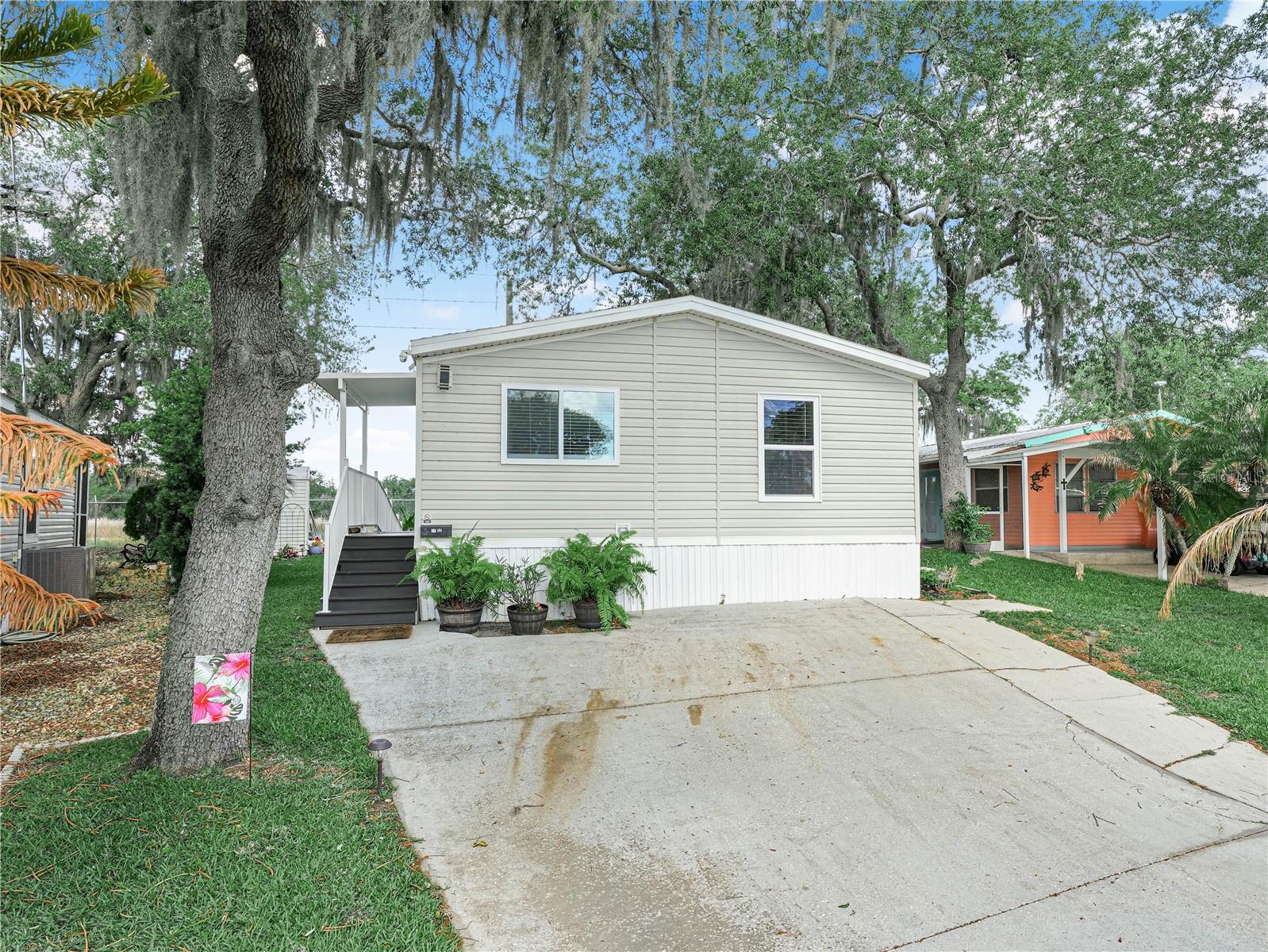 24 Silversides St Property Photo 3