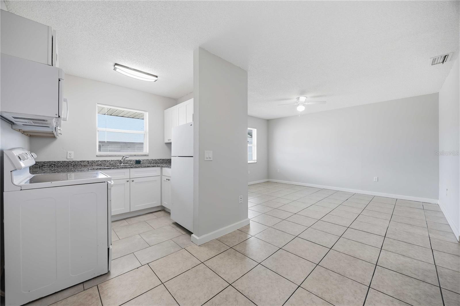 1118 Melody Lane Property Photo 6