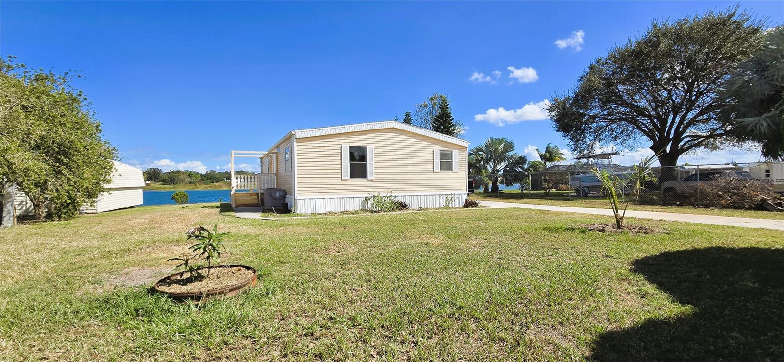 1125 PENINSULAR DR