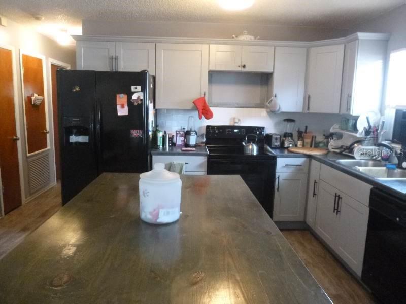 528 Central Ave Property Photo 6