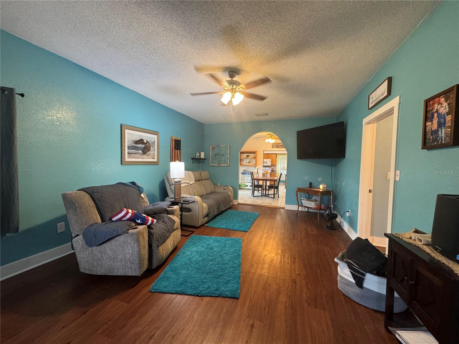 398 Virginia St Property Photo 5