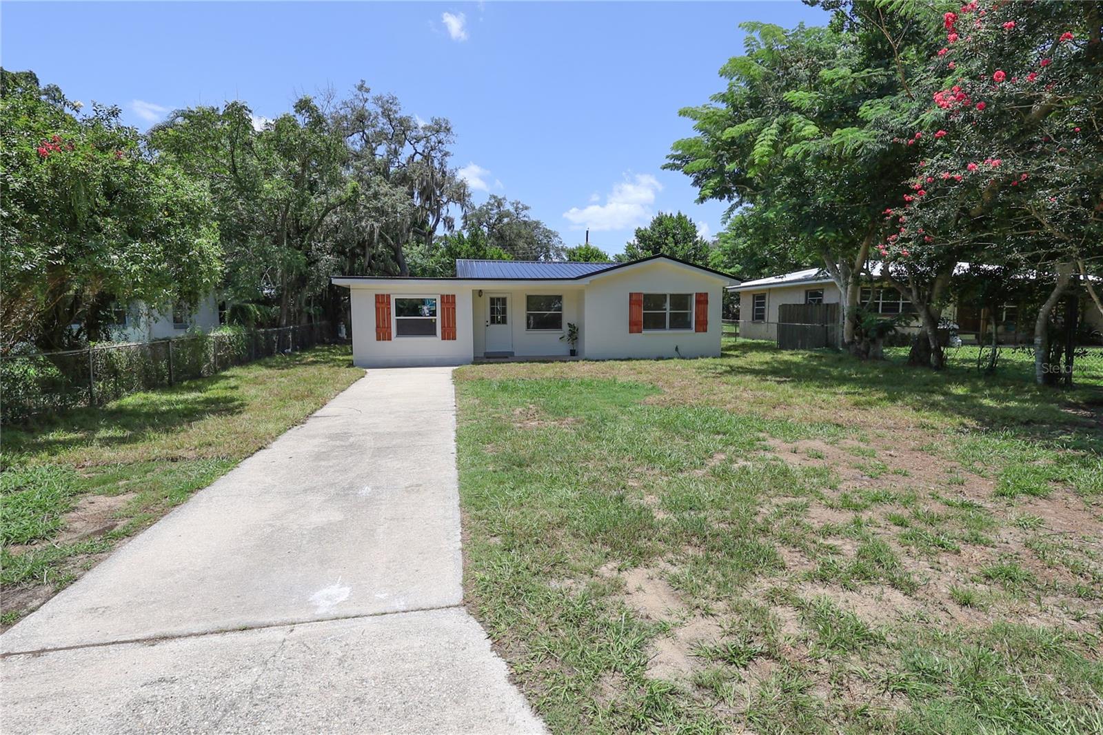 430 Oleander Rd Property Photo 1