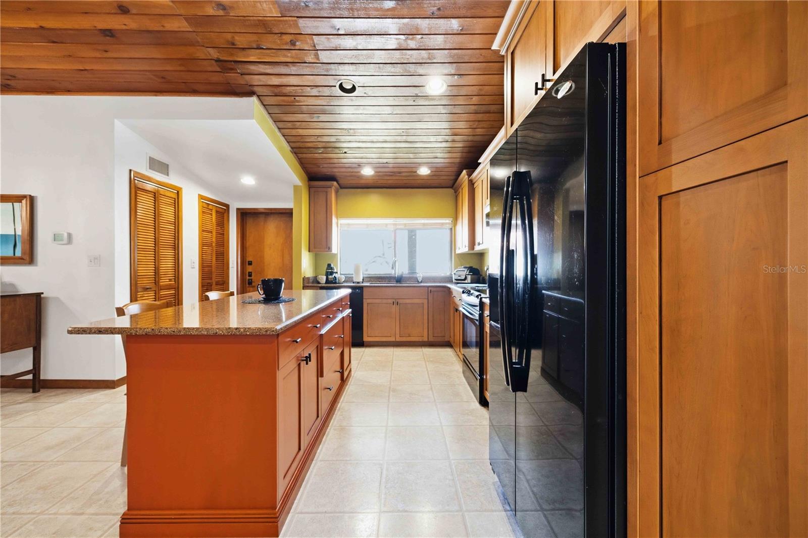 6204 Country Club Dr #f24 Property Photo 6