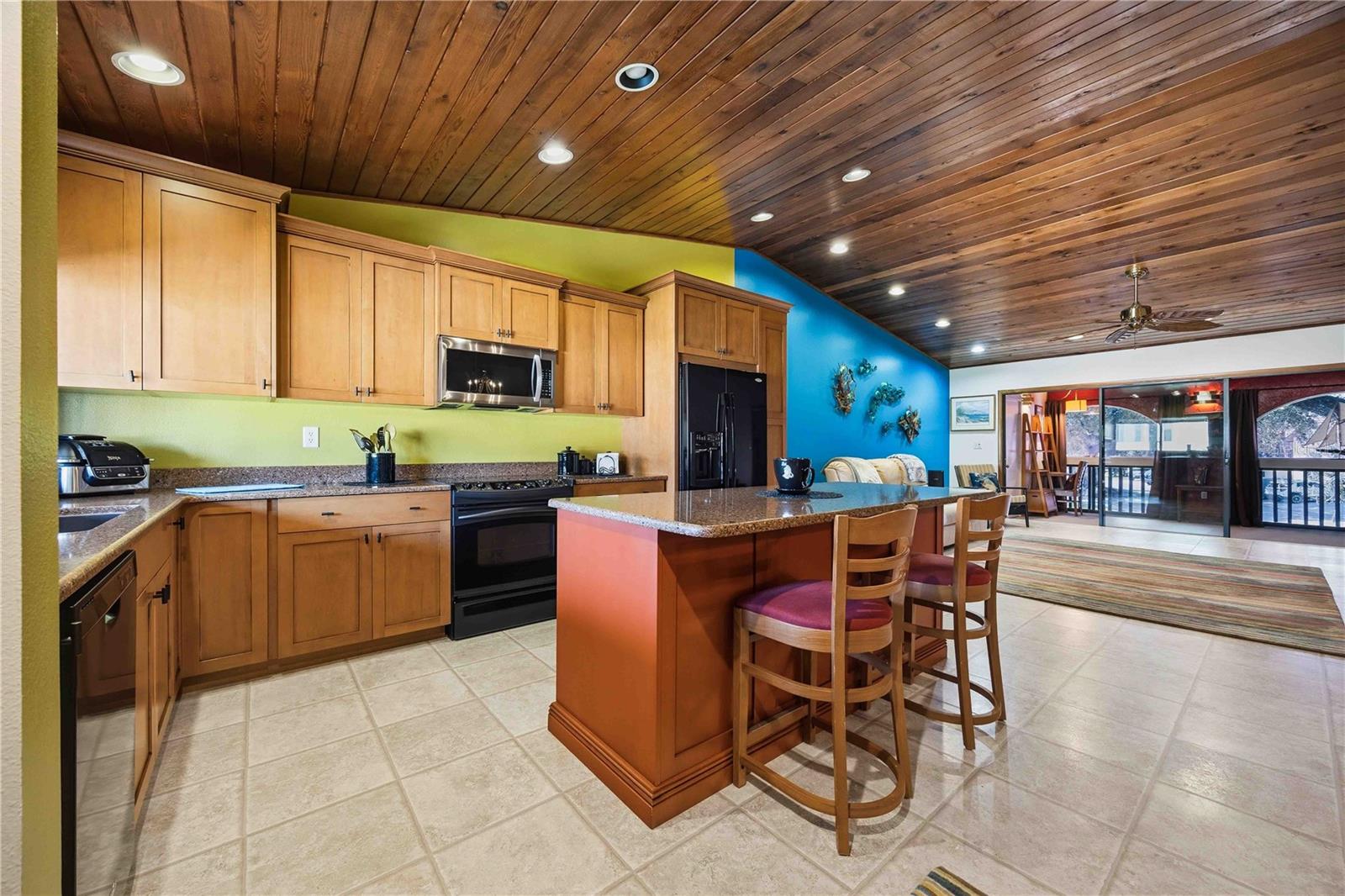 6204 Country Club Dr #f24 Property Photo 8