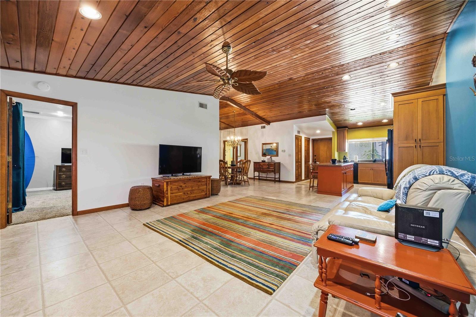 6204 Country Club Dr #f24 Property Photo 14