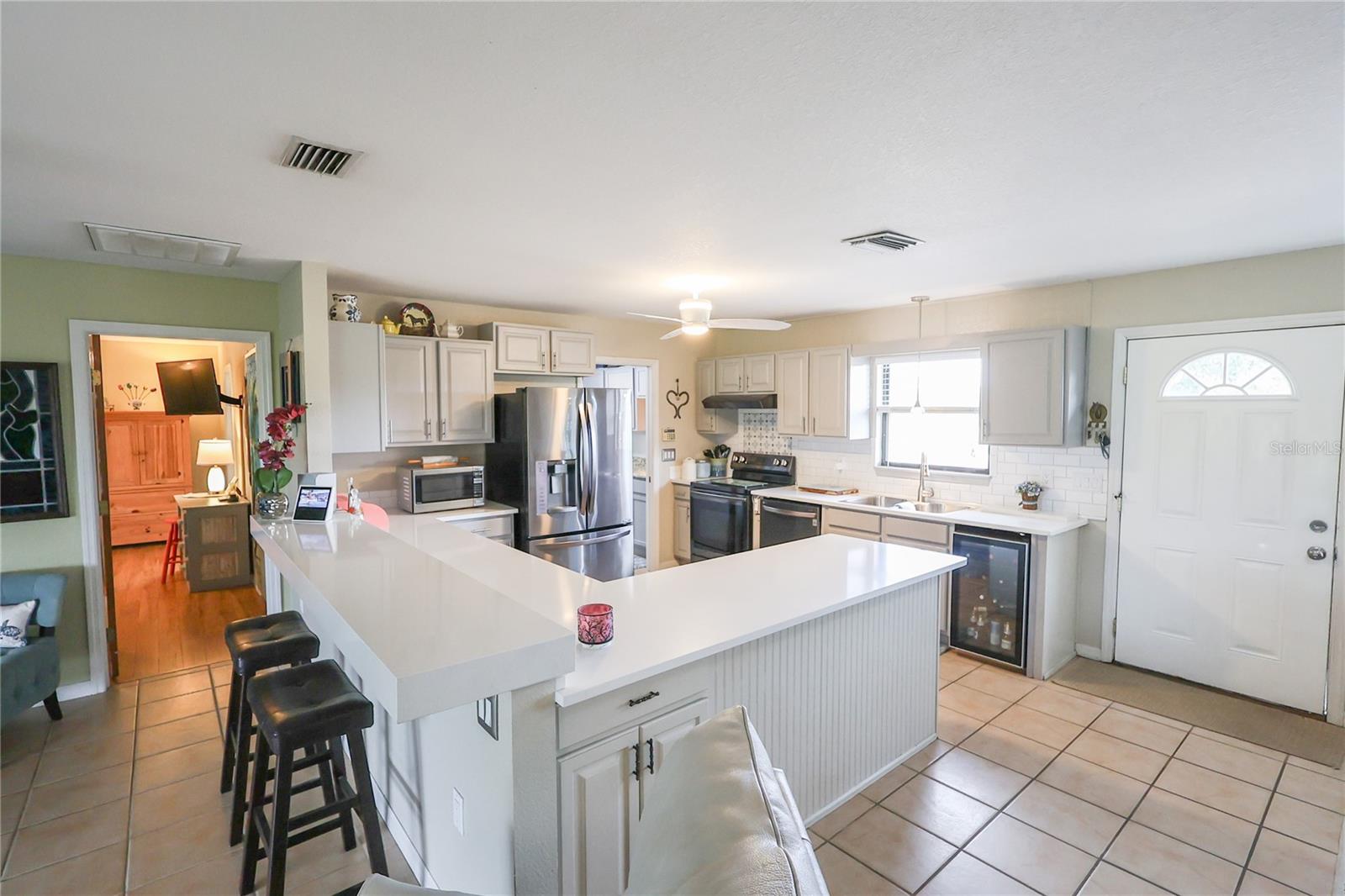 5015 Twin Lakes Ln Property Photo 8