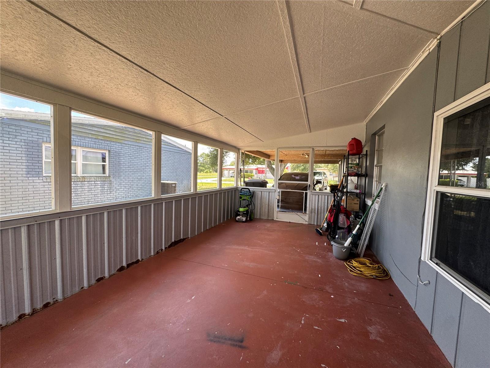 519 Thomas Ave Property Photo 16
