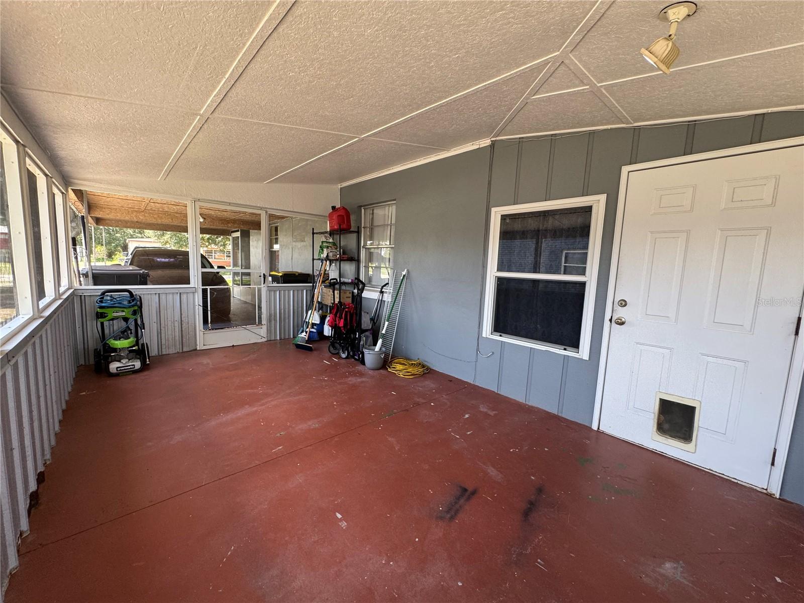 519 Thomas Ave Property Photo 17