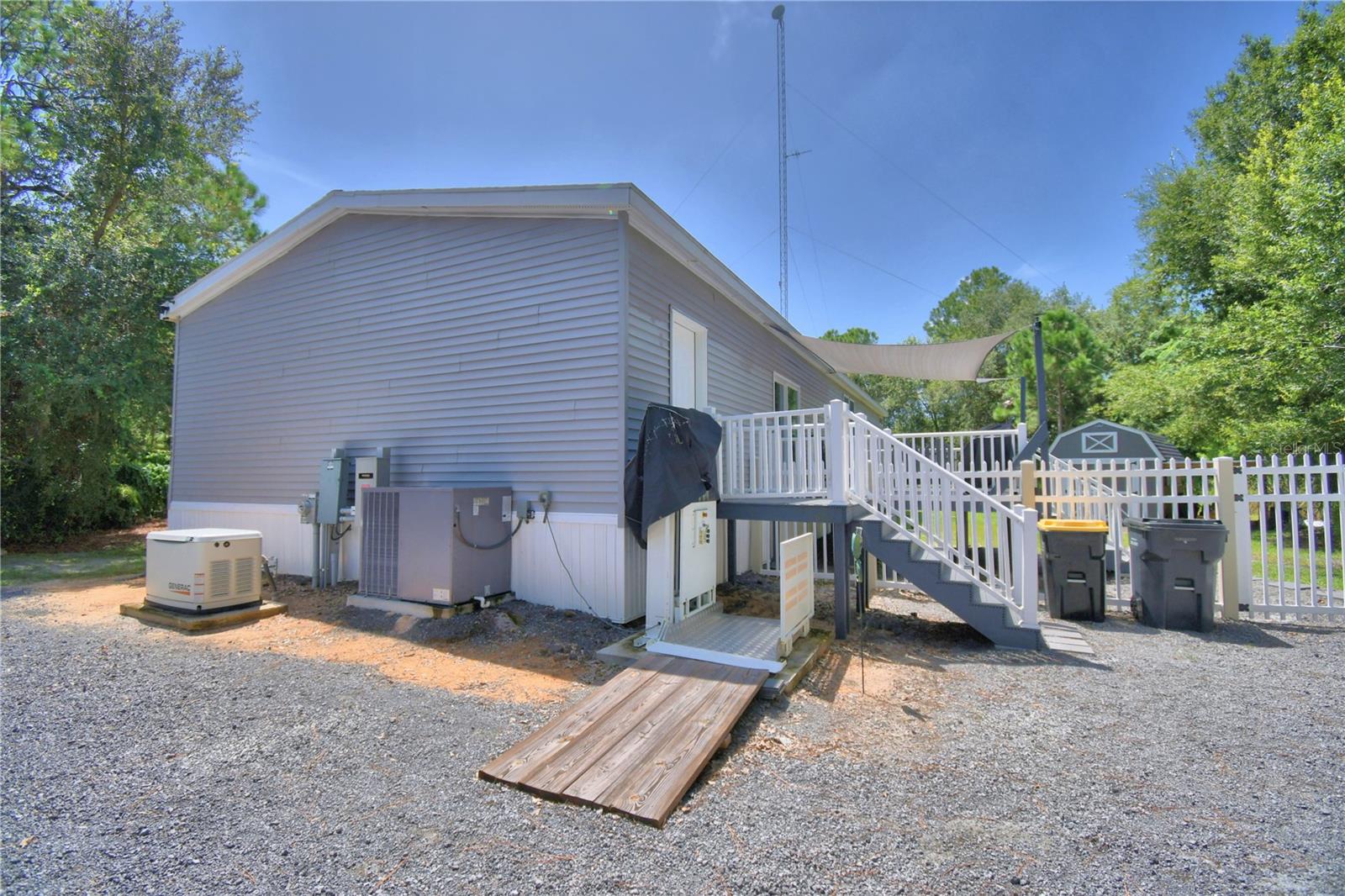 2497 Us Highway 98 W Property Photo 2