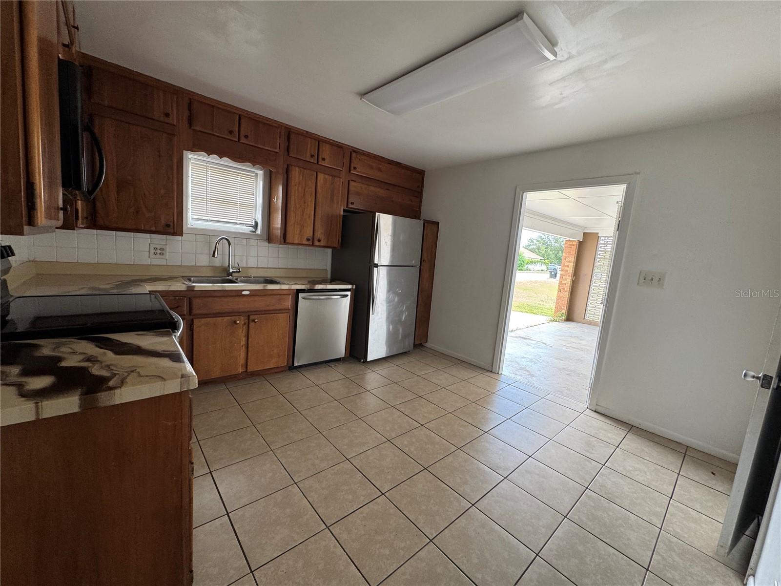 25 E St Property Photo 12