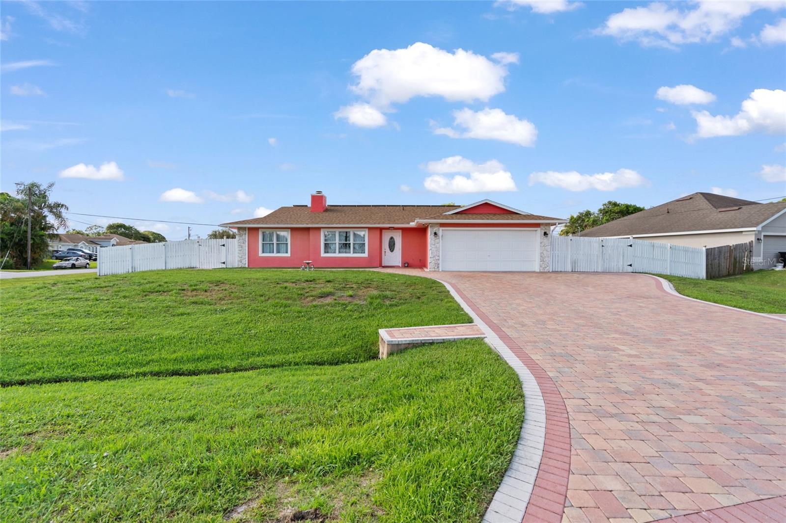 402 Sw Seaflower Ter Property Photo 1