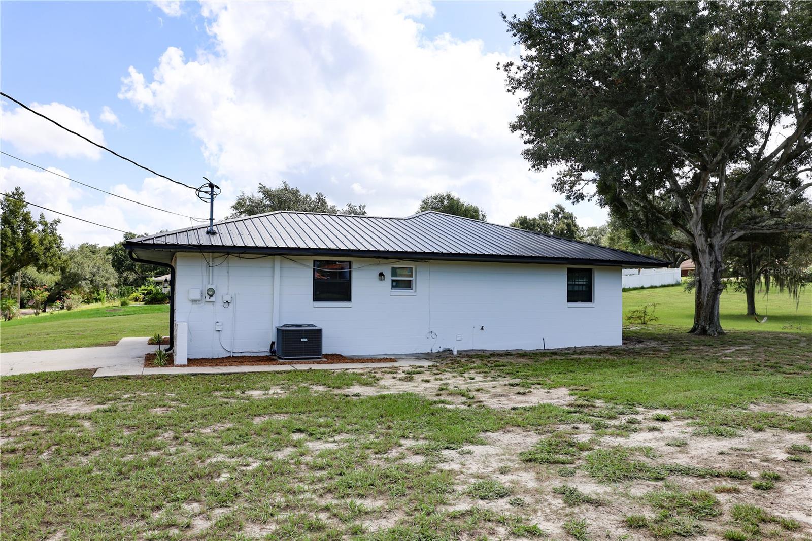 140 Britton St Property Photo 33