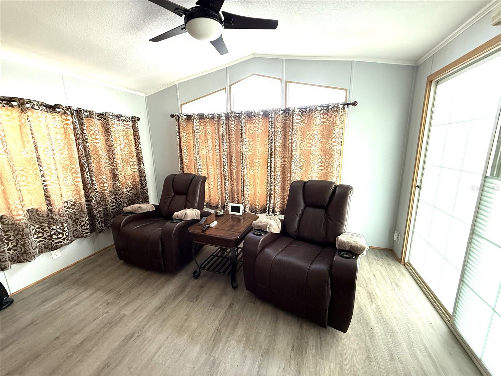 467 Pine Loop Property Photo 5