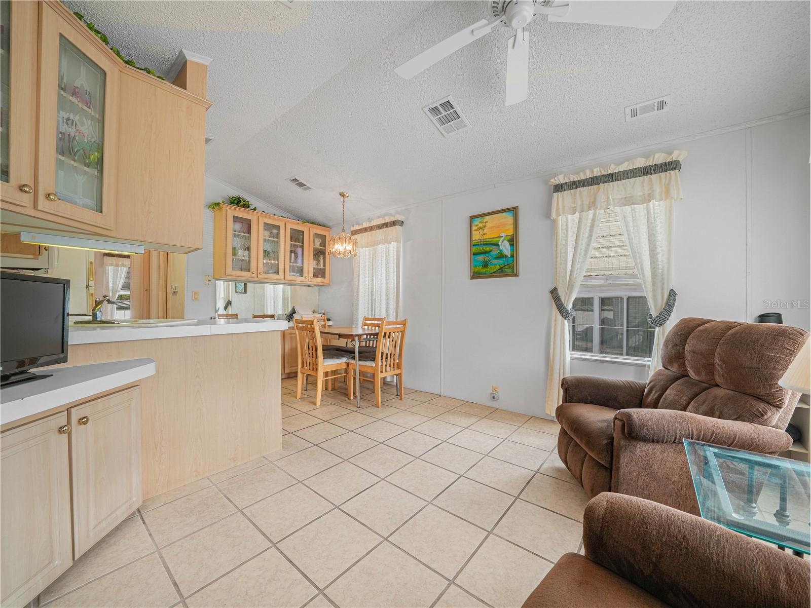 47 Woodruff Way Property Photo 6