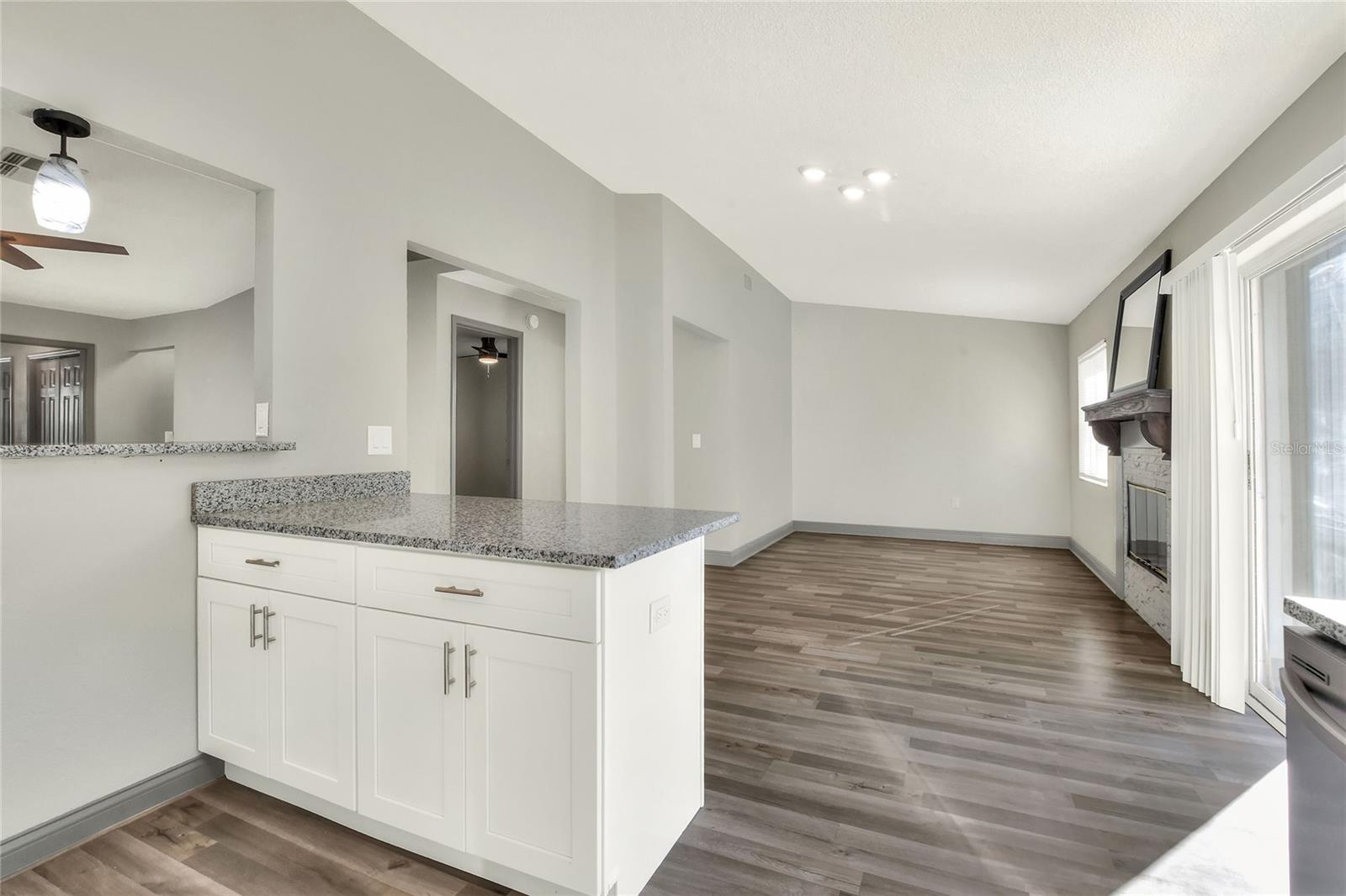 1100 Lowry Ave #33 Property Photo 18