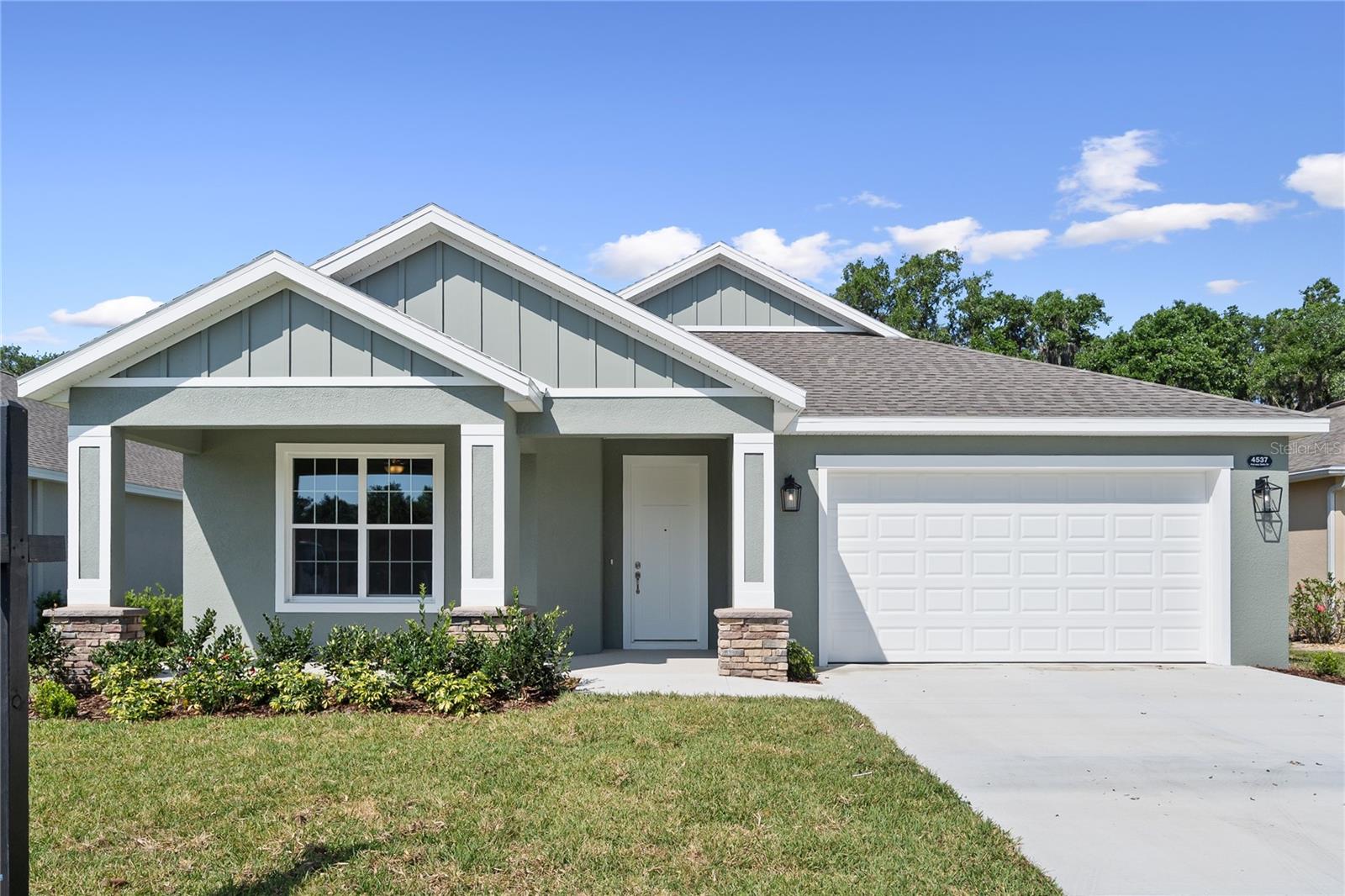4537 Fairway Oaks Dr Property Photo 3