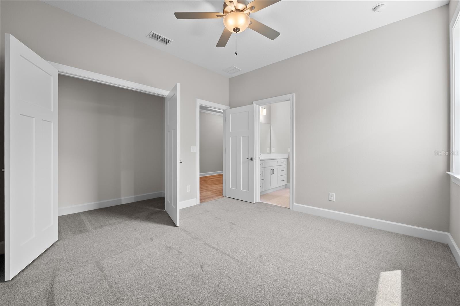 4537 Fairway Oaks Dr Property Photo 16