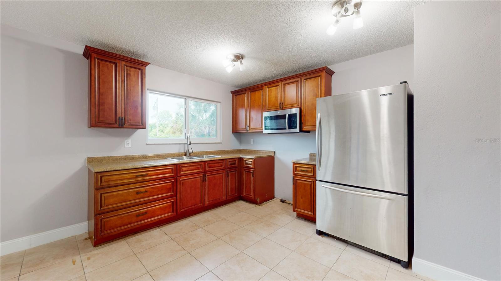 1053 Zambrana St Se Property Photo 8