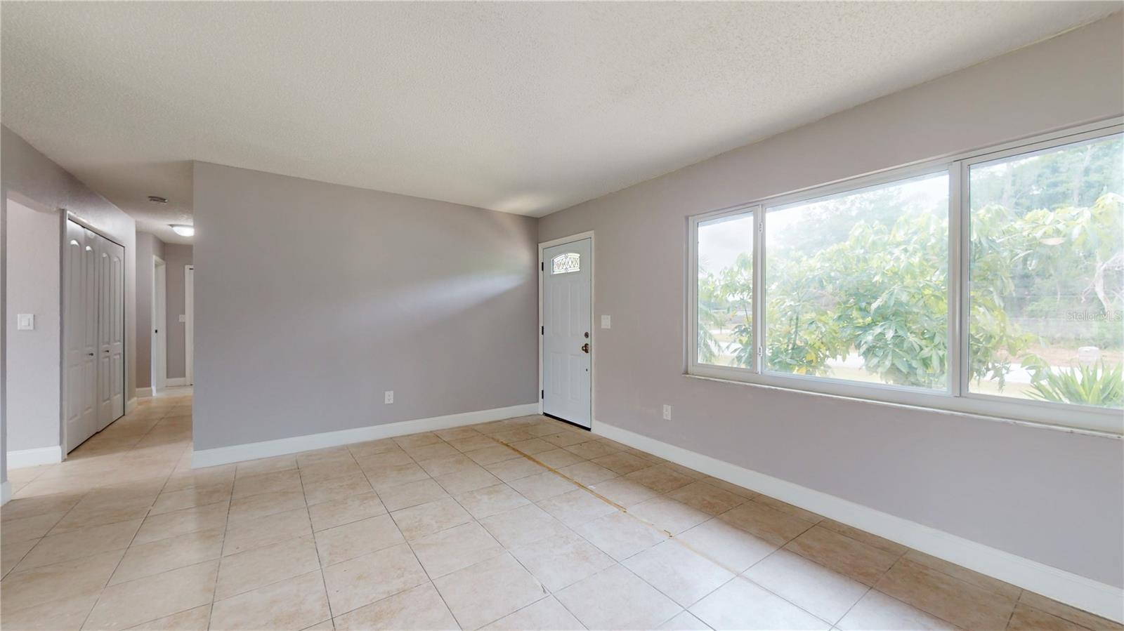 1053 Zambrana St Se Property Photo 13