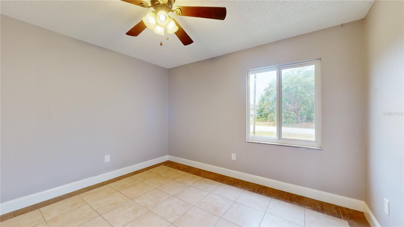 1053 Zambrana St Se Property Photo 22