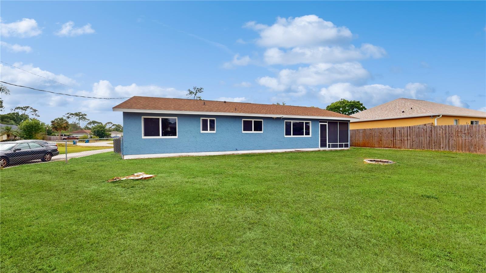 1053 Zambrana St Se Property Photo 35