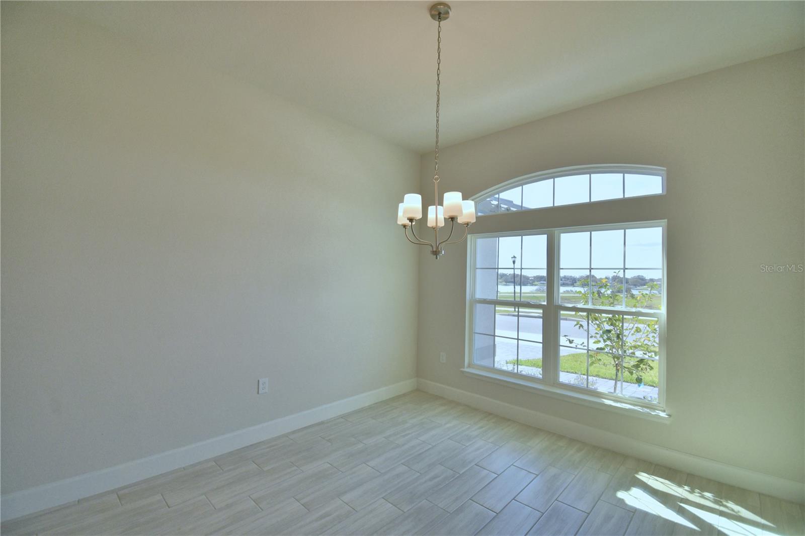 5280 Tennessee Ridge Ct Property Photo 5